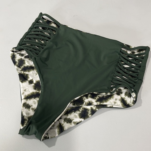 Women’s swimsuit Green Tie Dye High Rise Bikini Set completely reversible - Picture 16 of 16